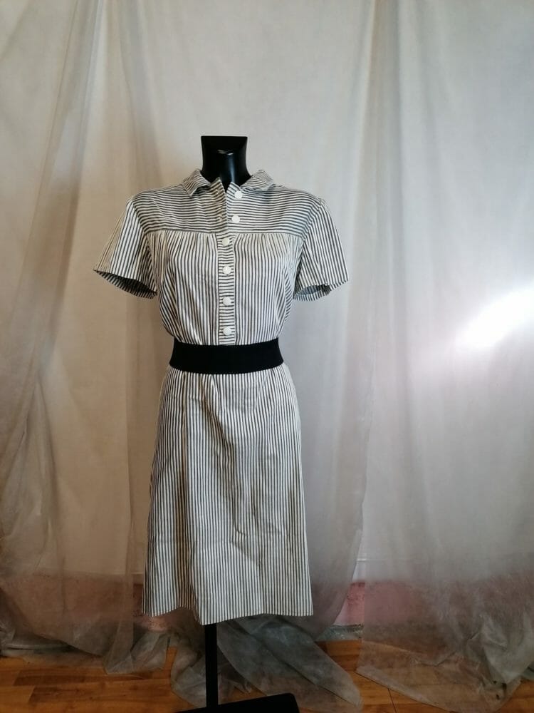 abito a righe in cotone con bottoni