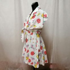 vestito vintage a fiori con scaldacuore