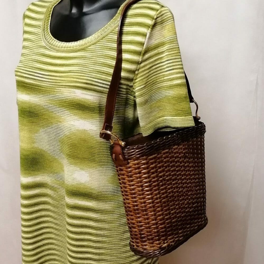 Borsa a secchiello in rattan come nuova