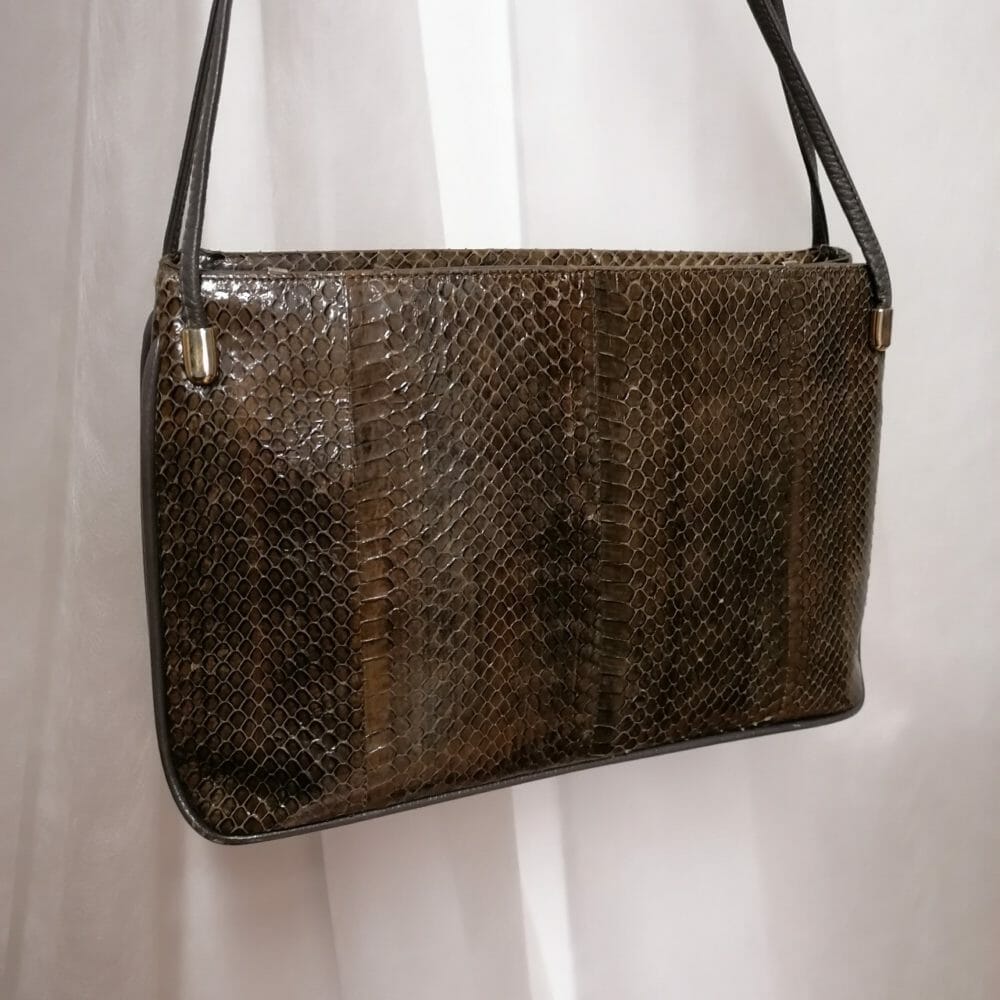 Borsa a tracolla in serpente, colore verde cupo, lucida - immagine 3