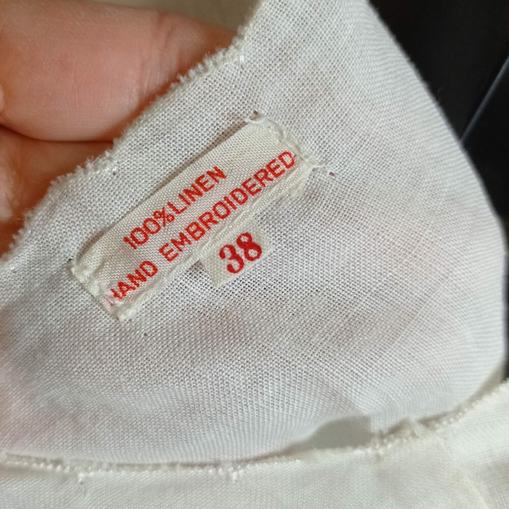 Camicetta in lino completamente ricamata mano - immagine 4