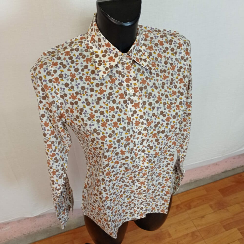 Camicia vintage dal taglio sfiancato