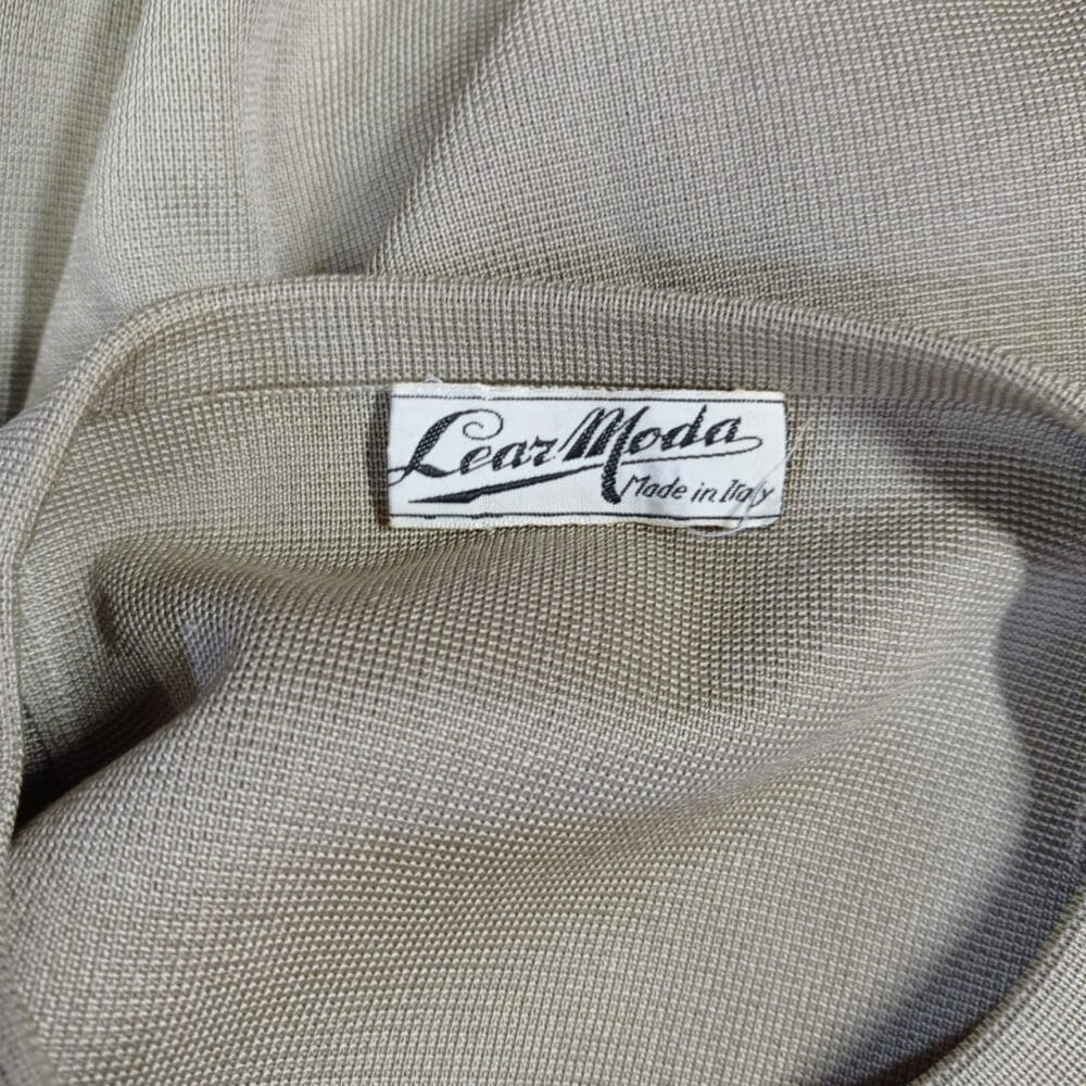 Top pesante con bottoni ricoperti e cinturina rimovibile - immagine 4