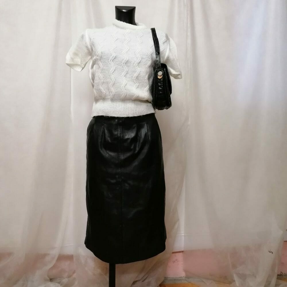 Gonna in pelle nera, lunga e leggermente svasata - immagine 3