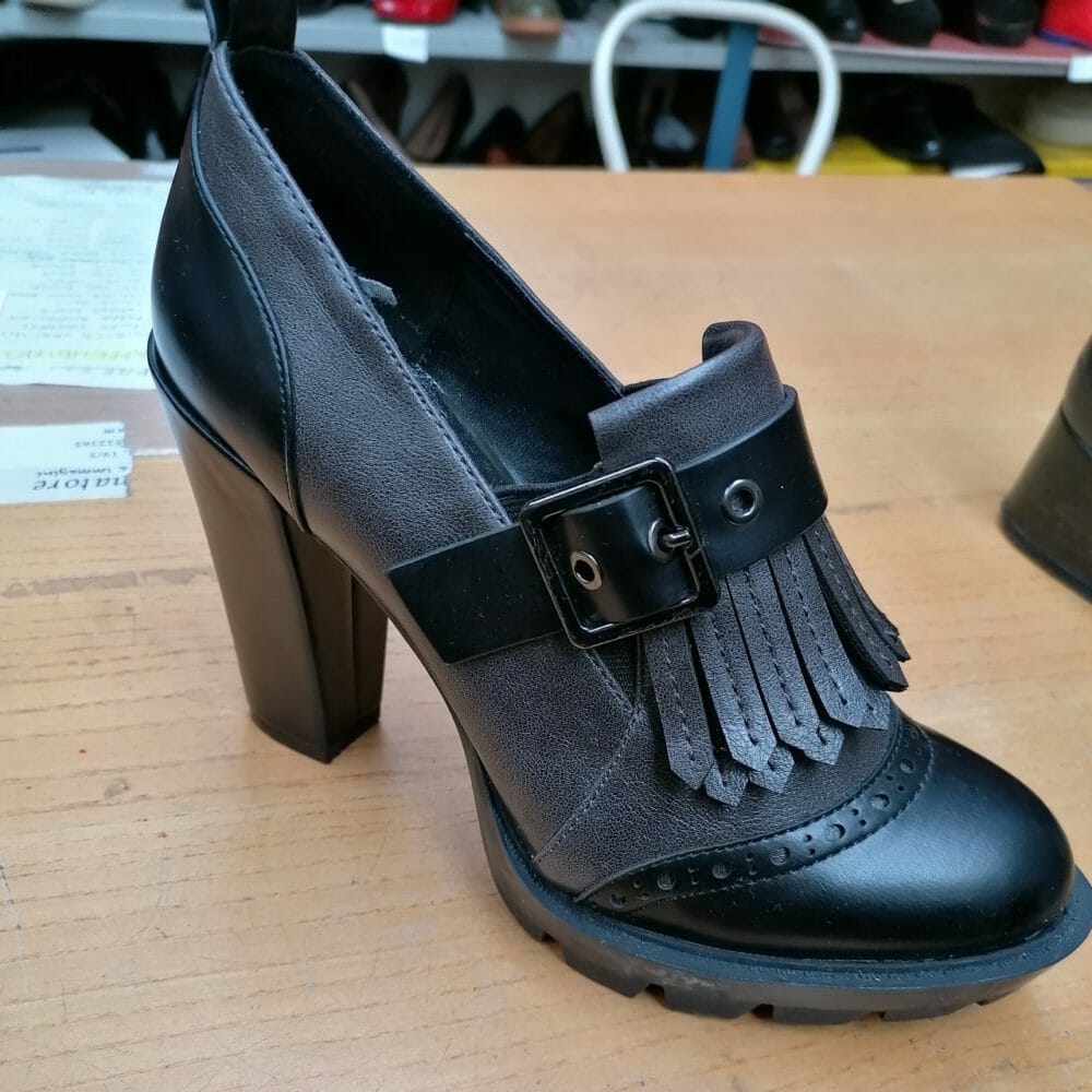 Scarpe Bata in vera pelle - immagine 2