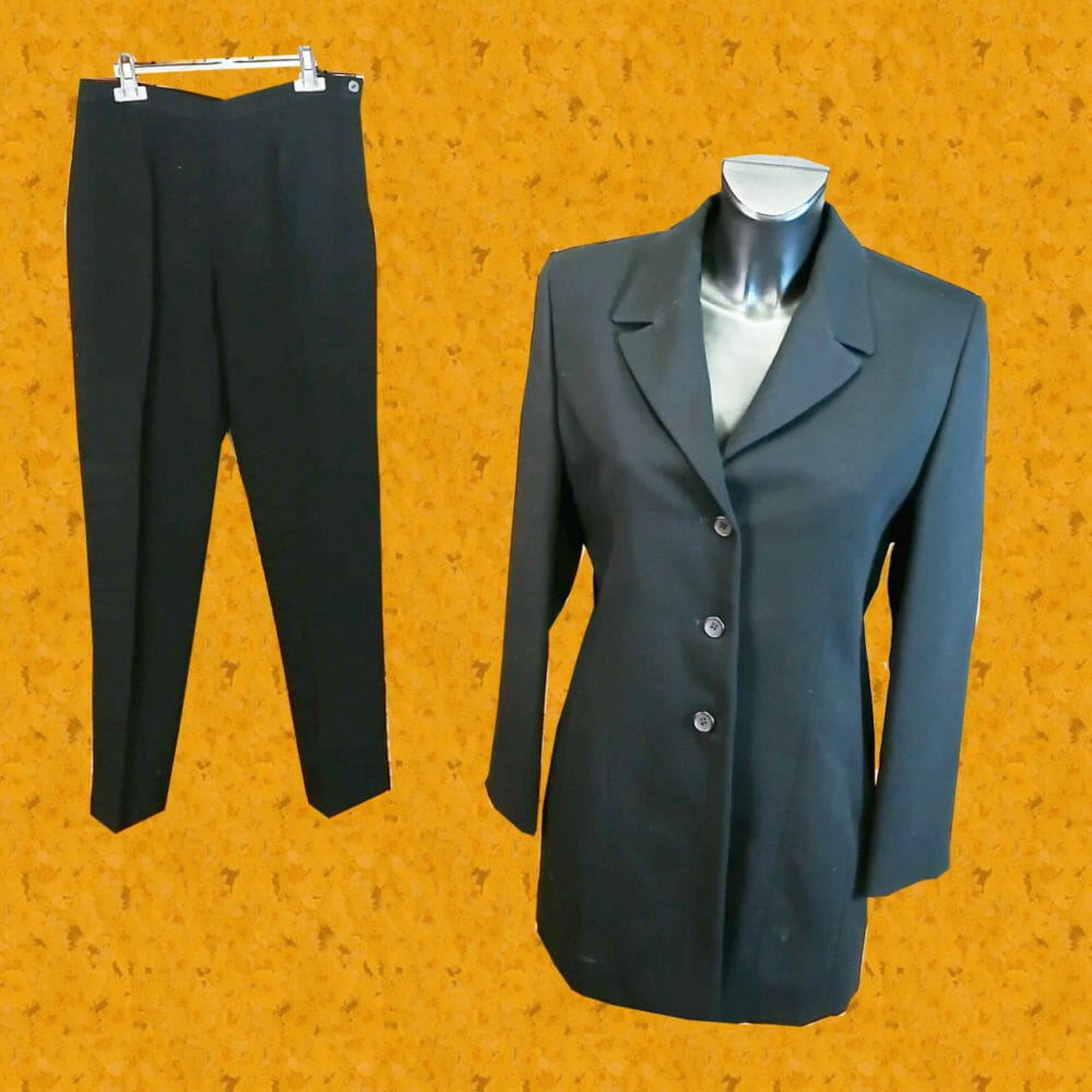 Tailleur con giacca lunga e pantalone classico