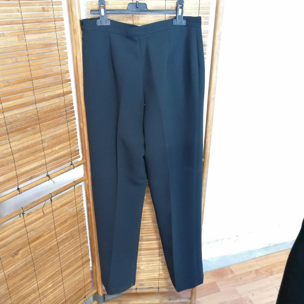 Tailleur con giacca lunga e pantalone classico - immagine 3
