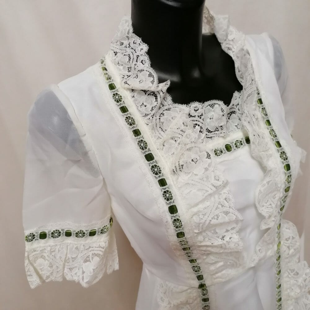 Abito da sposa con strascico - immagine 5
