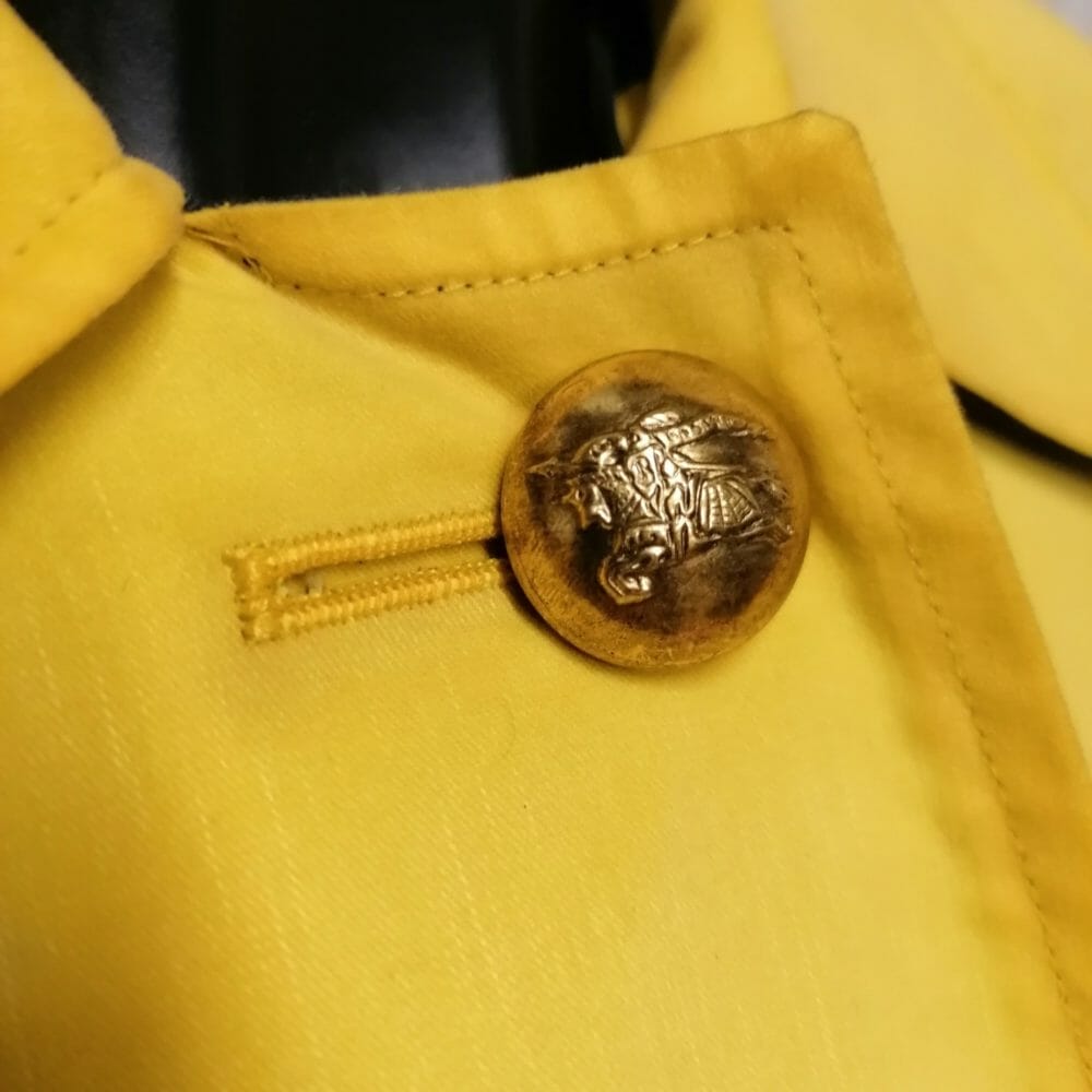 Burberry soprabito giallo vintage con bottoni metallici - immagine 5