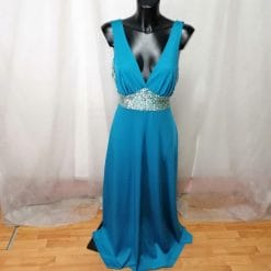 Vestito sartoriale azzurro cupo con applicazione di paillette