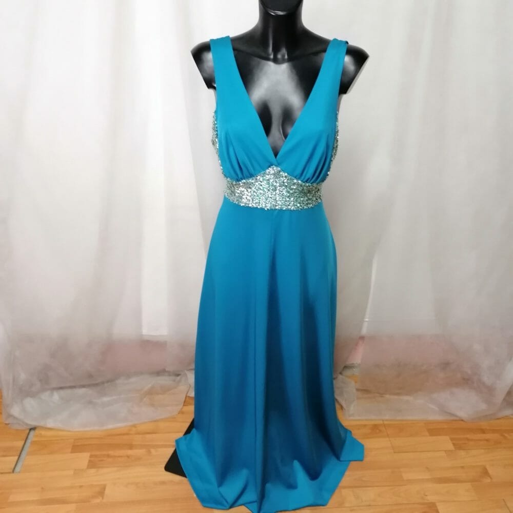 Vestito sartoriale azzurro cupo con applicazione di paillette