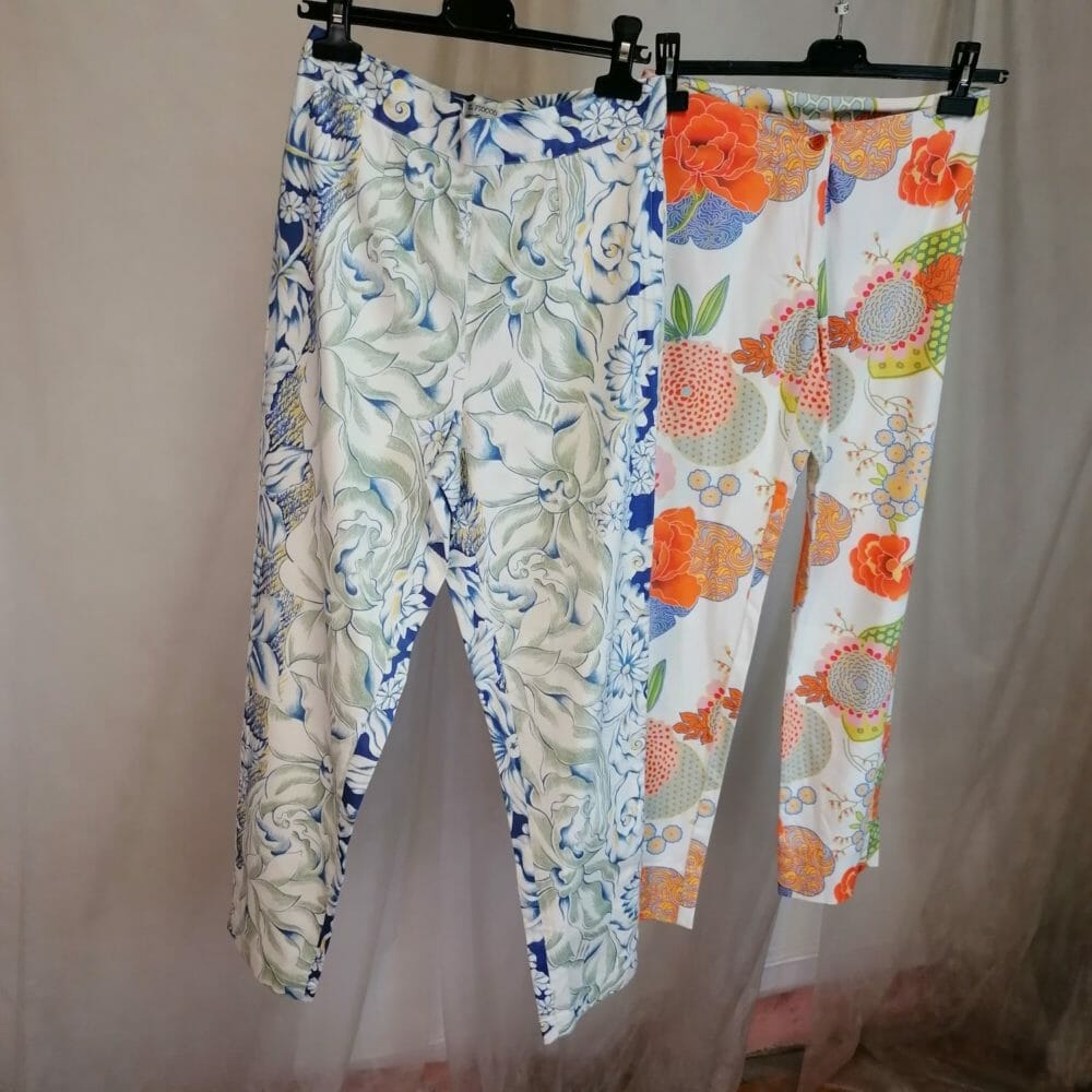 Due paia di pantaloni estivi colorati: lotto risparmio - immagine 6
