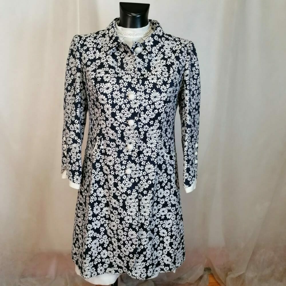 Cappottino sartoriale vintage primaverile a fiori - immagine 4