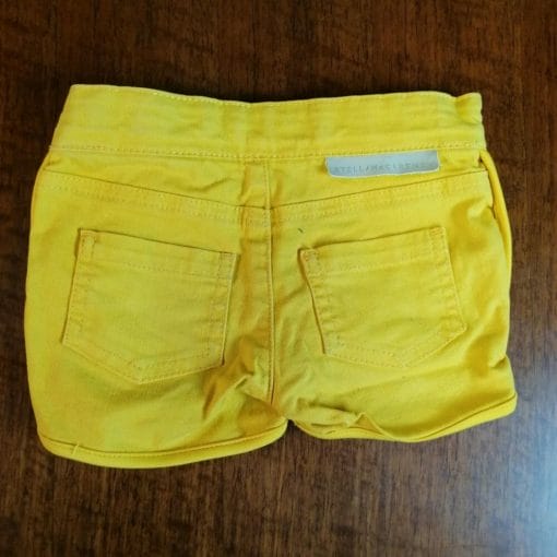stella mccartney pantaloncini gialli per bimbi