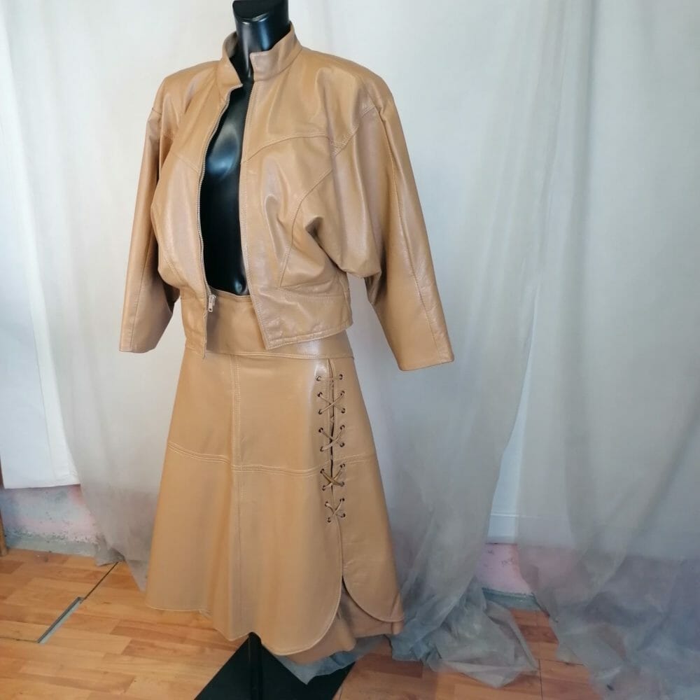 Completo in pelle anni 80 beige da donna - immagine 4