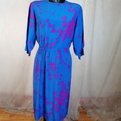 vestito vintage viola con farfalle