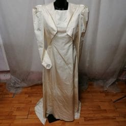 abito da sposa anni 90 con giacca