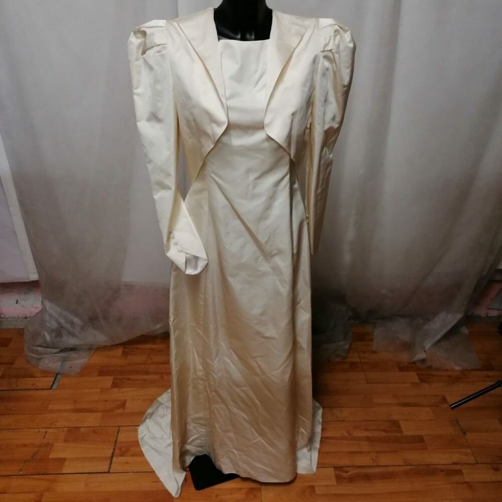 abito da sposa anni 90 con giacca