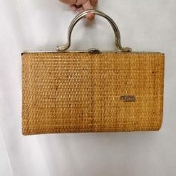 borsa in rattan vintage con parti metalliche