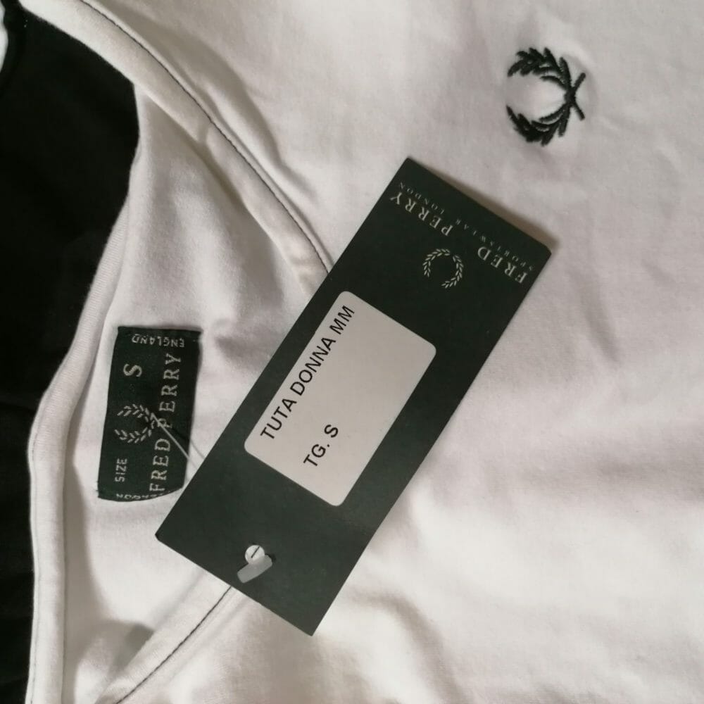 fred perry t-shirt con cappuccio