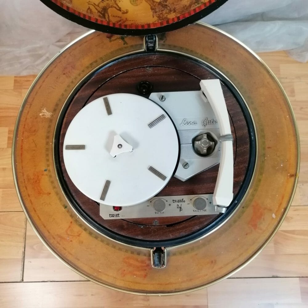 Mappamondo con giradischi anni 70 - immagine 6