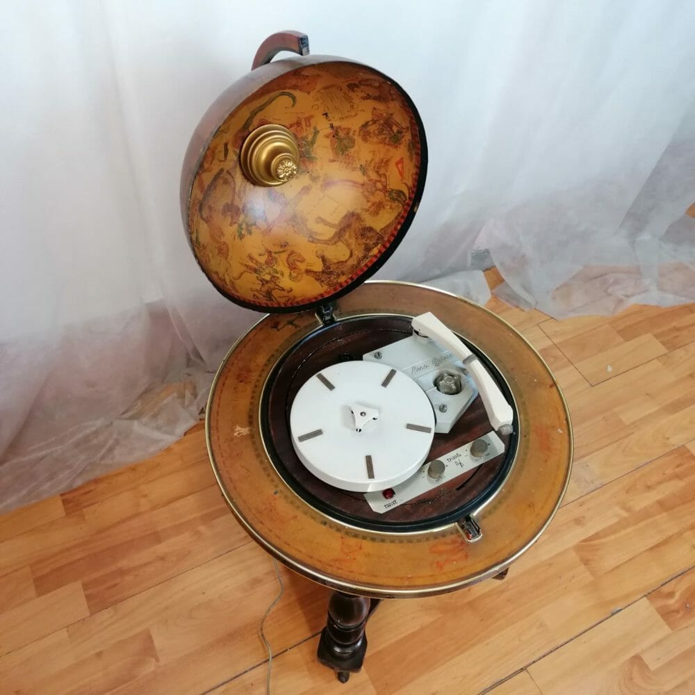 Mappamondo con giradischi anni 70 - immagine 12