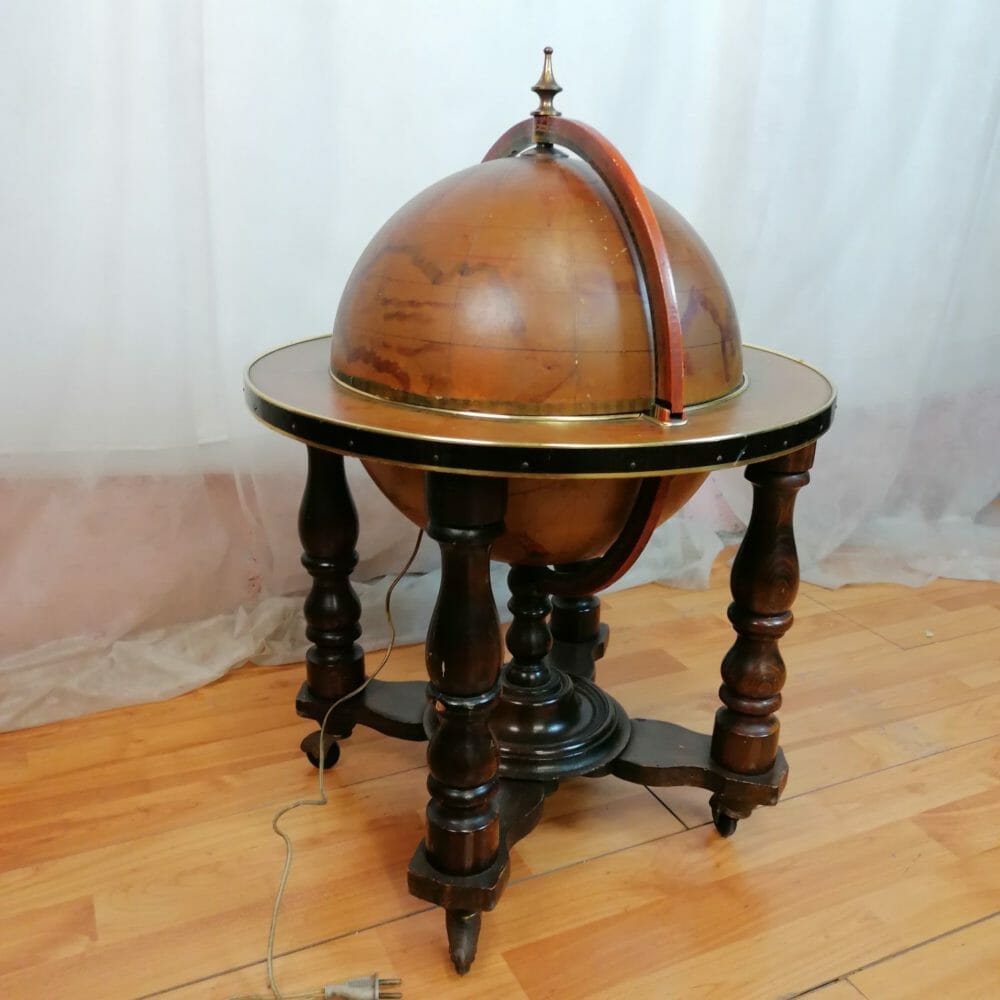 Mappamondo con giradischi anni 70 - immagine 13