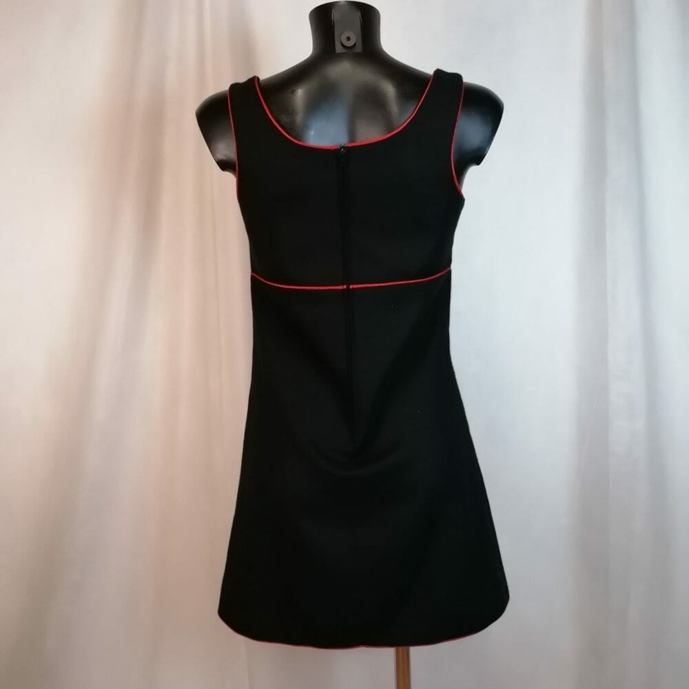 Max&Co abito svasato nero con profili rossi - immagine 4