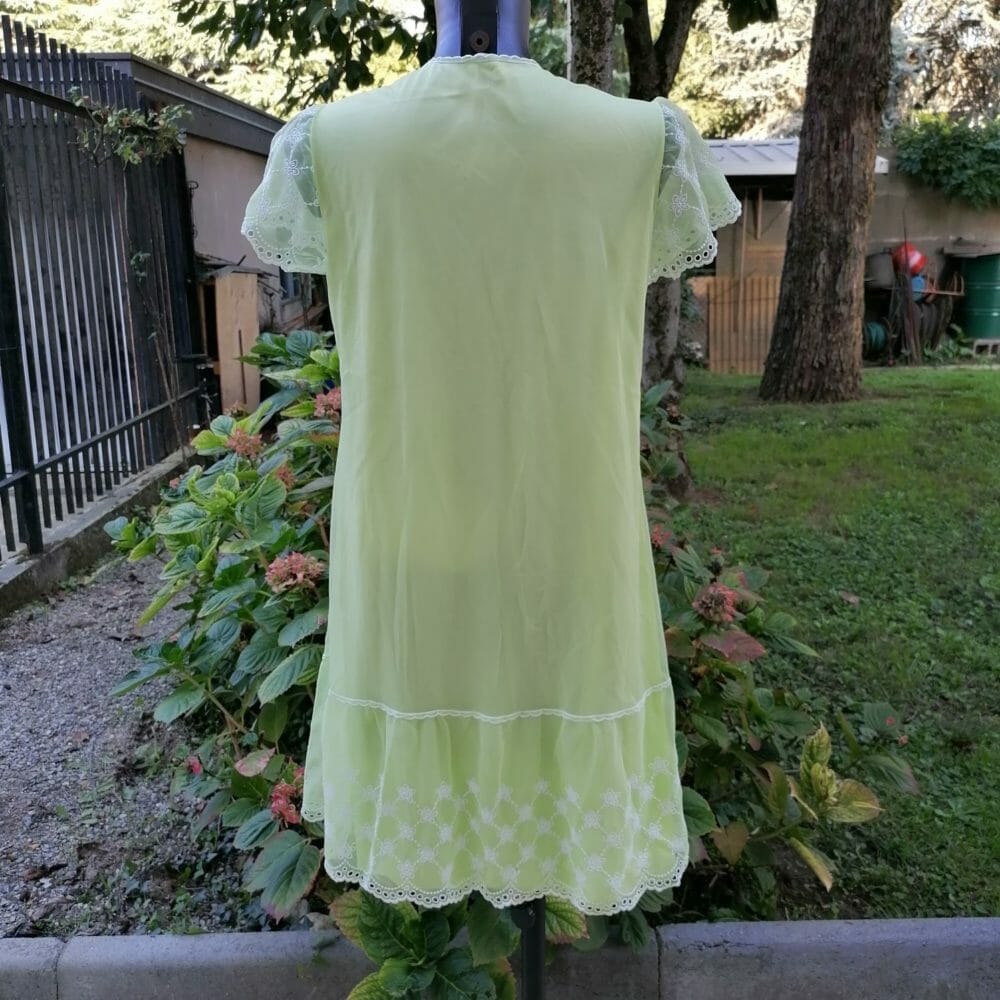 Lingerie vintage in velo e pizzo verde - immagine 4