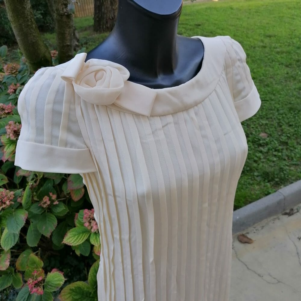 Abito sartoriale in seta pesante color avorio - immagine 2