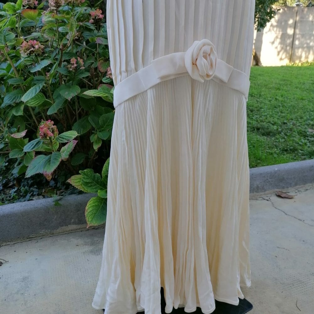 Abito sartoriale in seta pesante color avorio - immagine 3