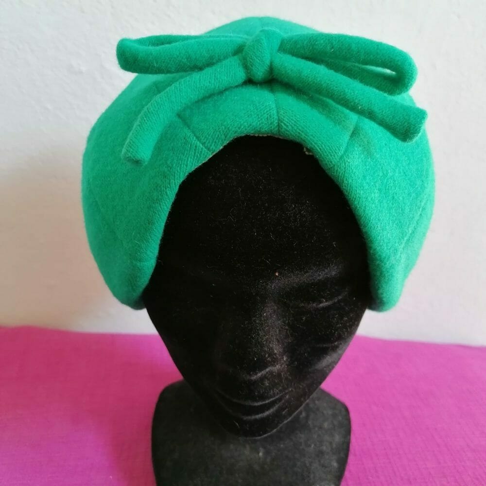 Cappellino retrò in lana verde - immagine 2