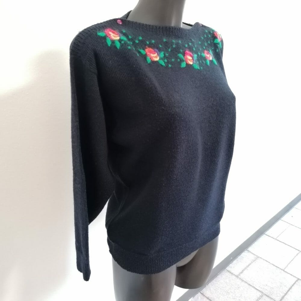 Maglione vintage navy con fiori - immagine 4