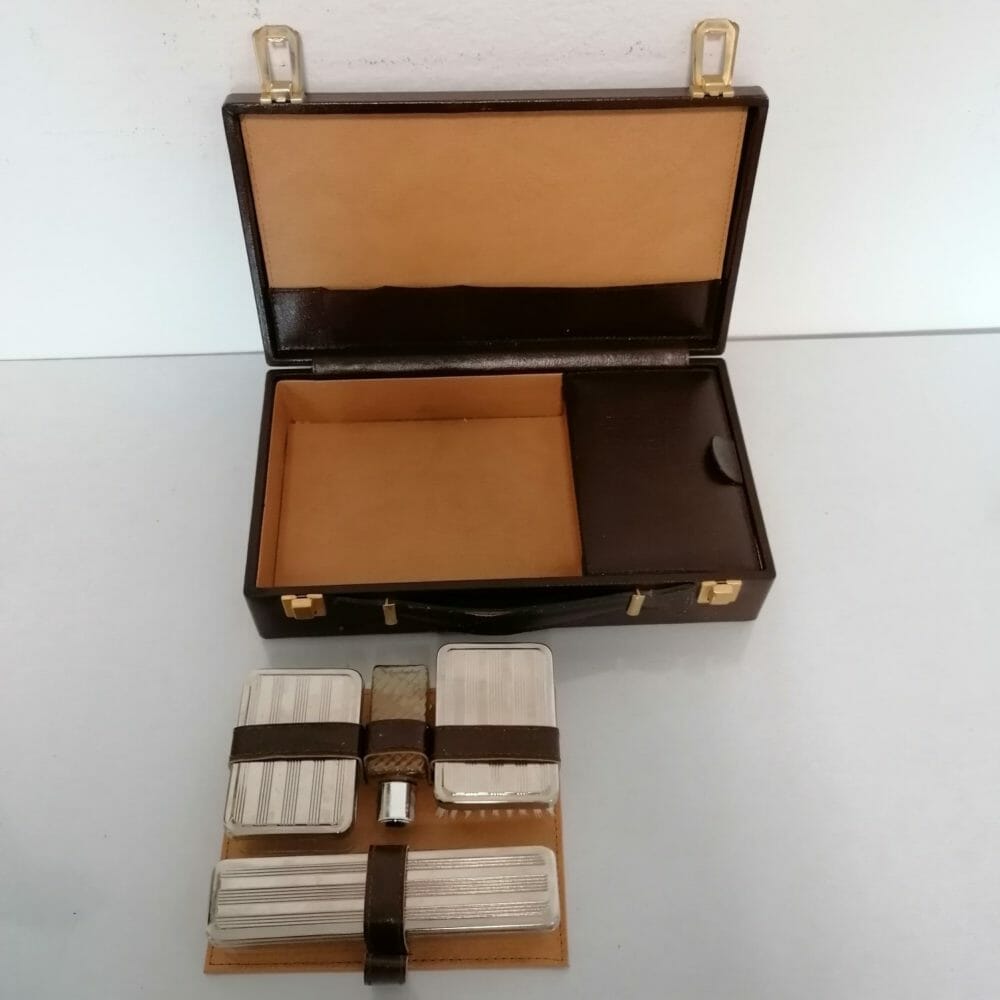 Cofanetto per toilette vintage in pelle scura - immagine 4