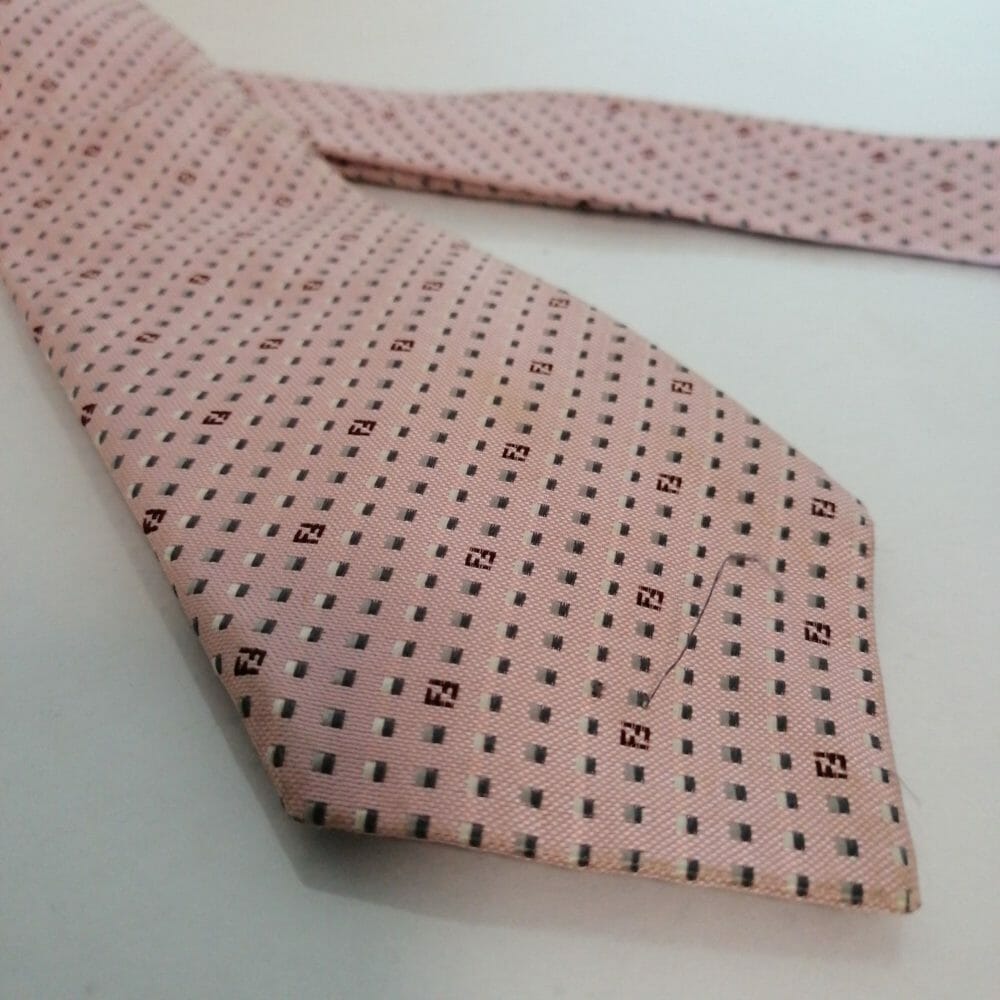 Fendi cravatta in seta rosa - immagine 2