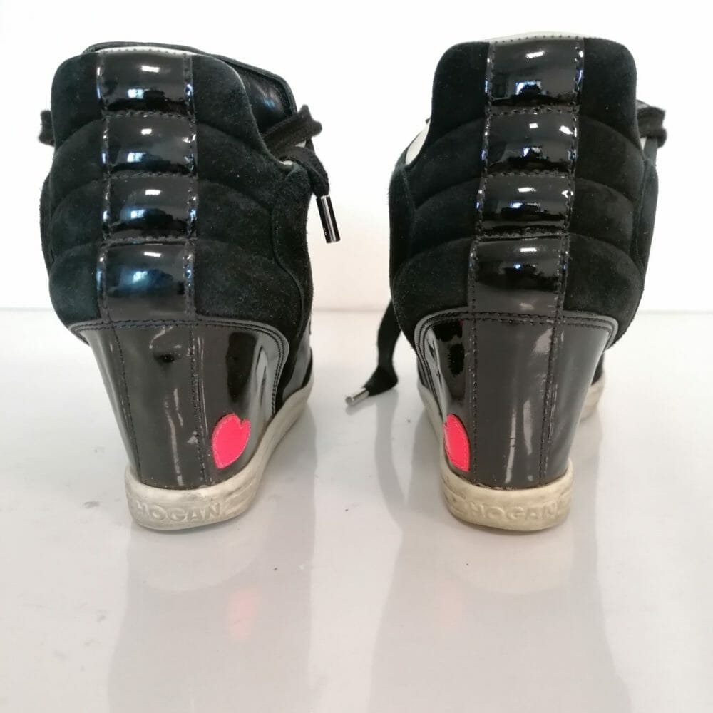 Hogan con zeppa, vernice e cuori - immagine 4