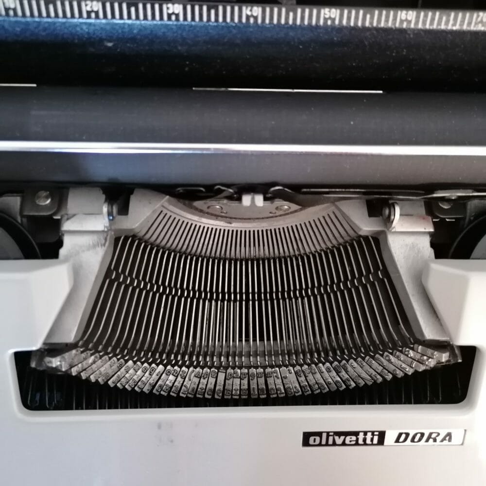 Olivetti Dora macchina da scrivere - immagine 5