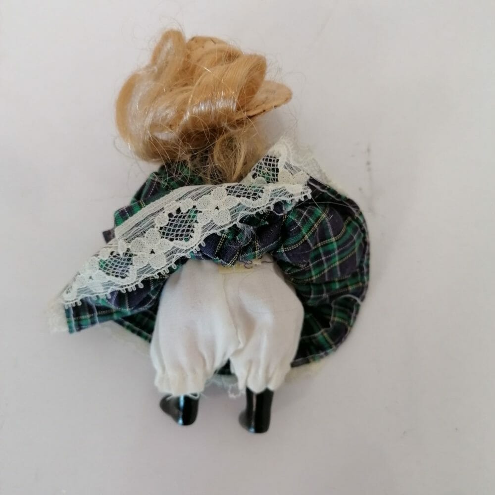 Bambole di porcellana fatte a mano, cinque - immagine 4