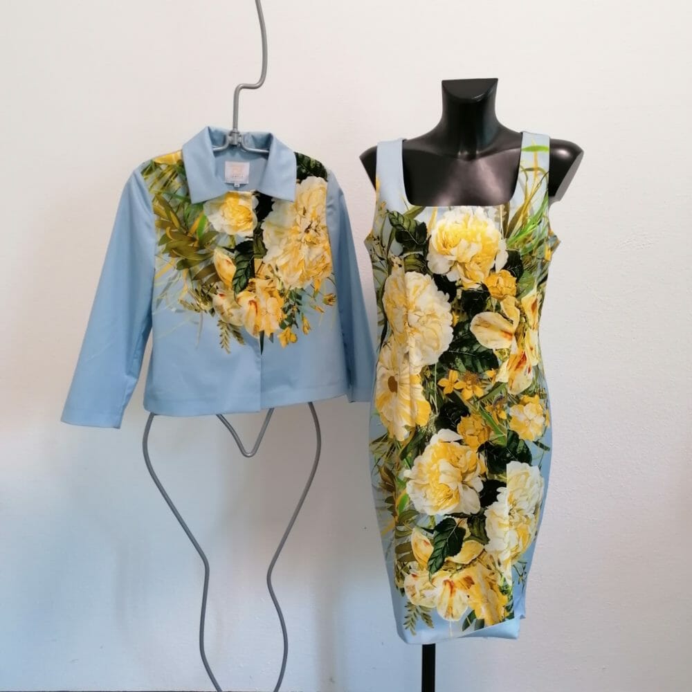 completo abito e giacca floreali anni '00