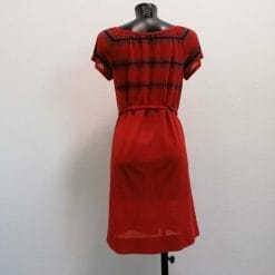 abito svasato anni 70 rosso in crepe con cintura