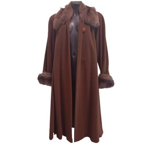 cappotto vintage in lana con finiture in eco pelliccia
