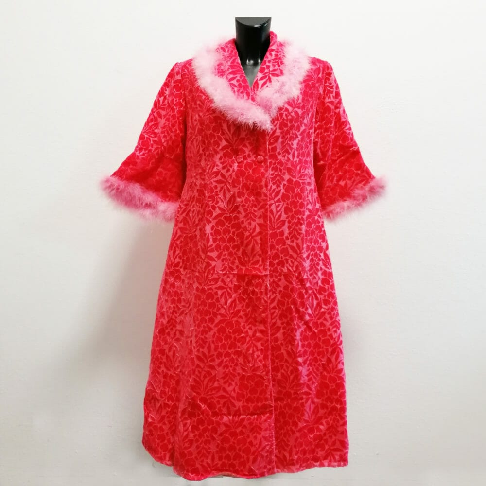 vestaglia anni 70 in ciniglia e piume di struzzo