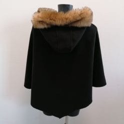 mantella vintage in lana nera con cappuccio