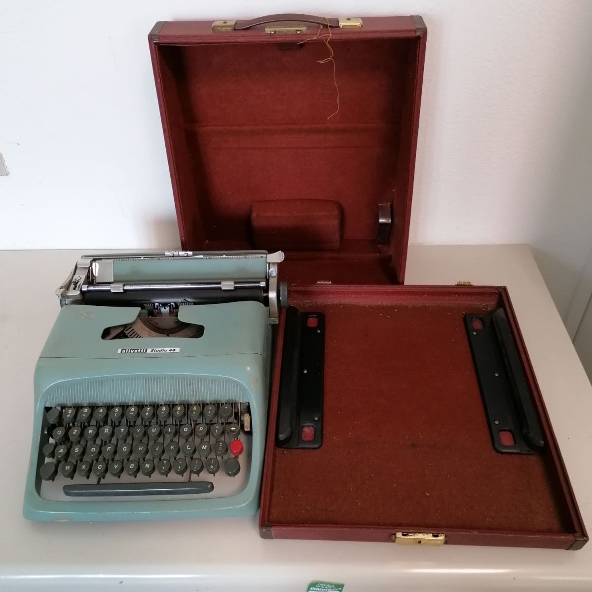 Macchina da scrivere Olivetti Studio 44