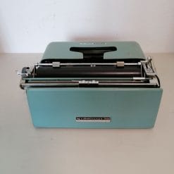 Macchina da scrivere Olivetti Studio 44