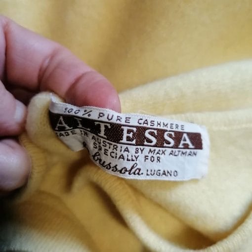 maglione vintage giallo con cintura in cachemire