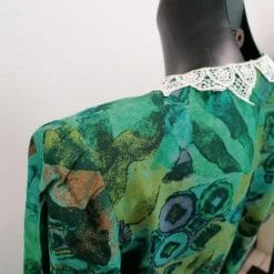 abito vintage sartoriale con cintura e colletto all'uncinetto