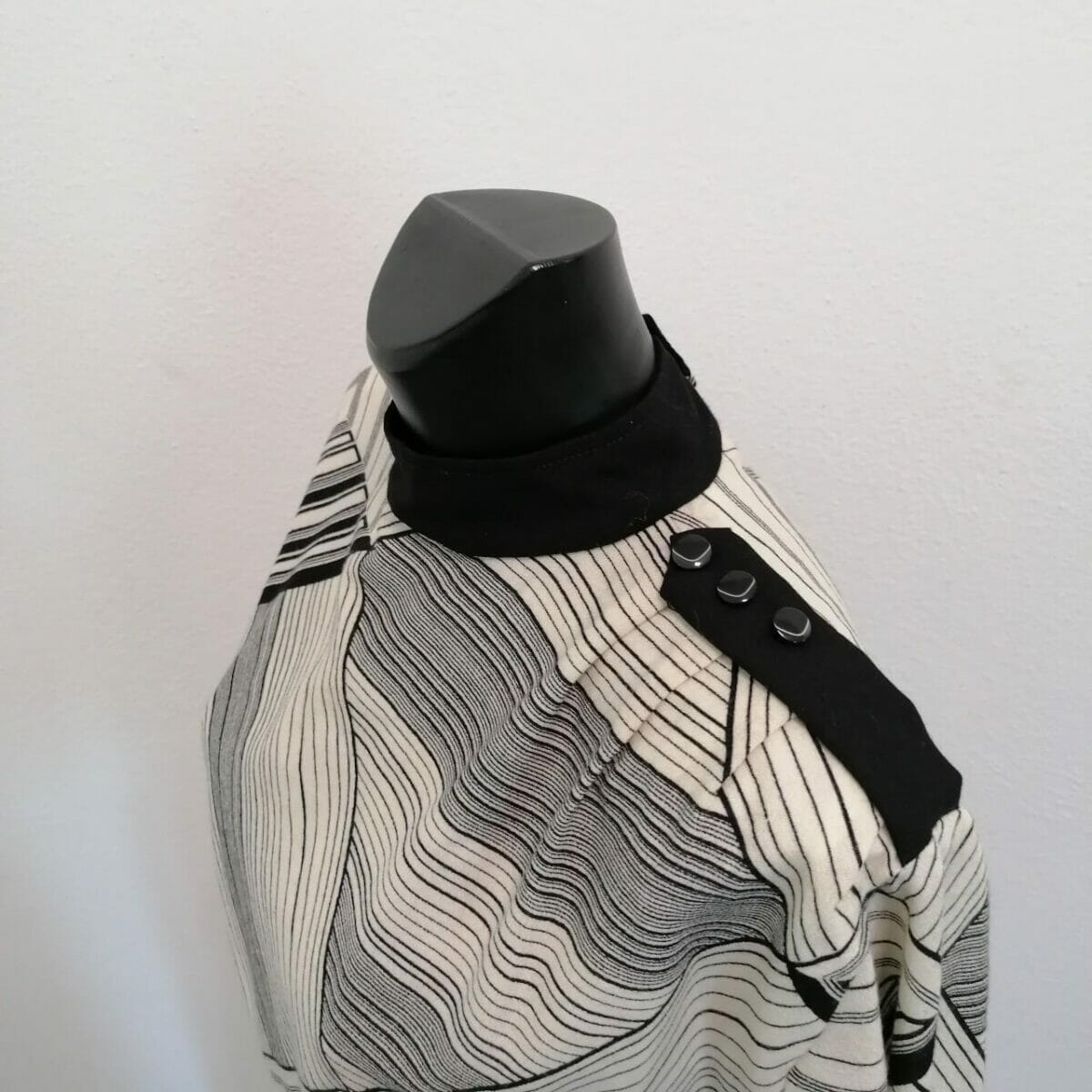 abito anni 80 optical maniche lunghe