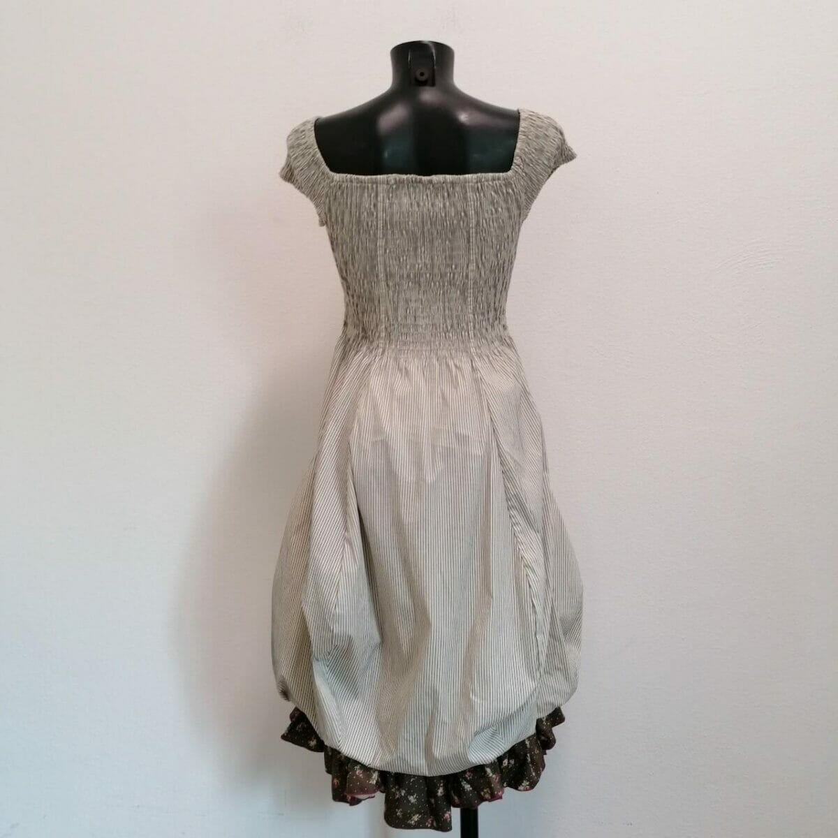 nadir abito anni '00 con conna a palloncino e volant