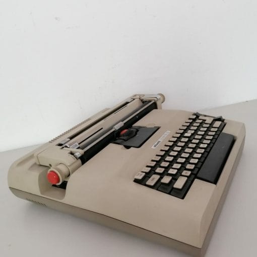 macchina da scrivere Olivetti LEXICON 82 Vintage. Manca il cavo di alimentazione, non testata.